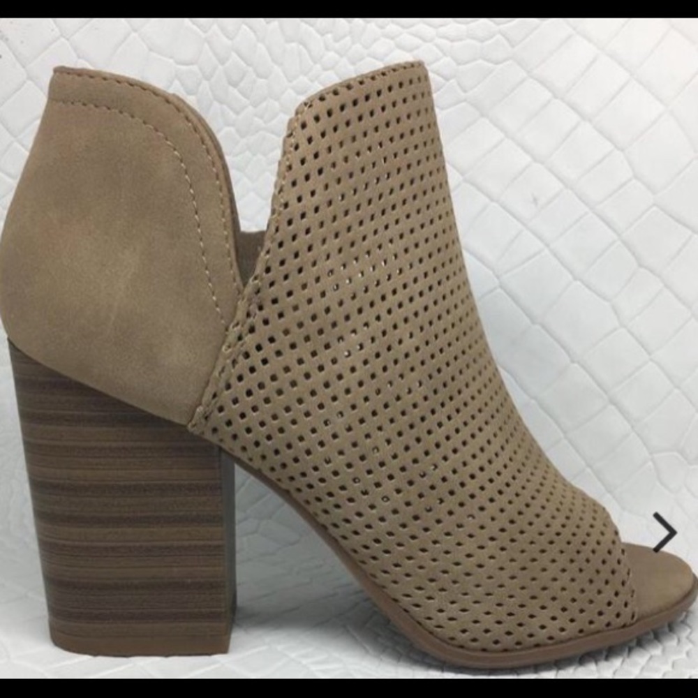 Oak boots
